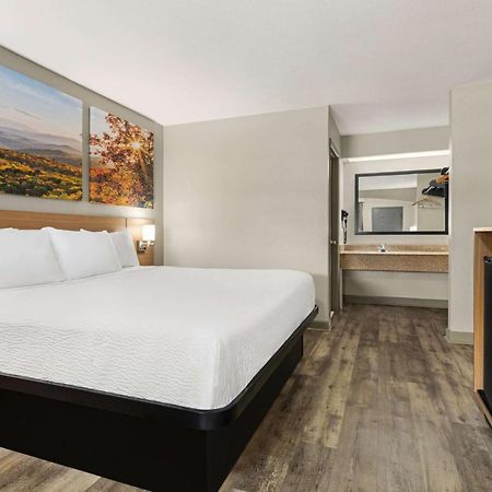 Days Inn By Wyndham Fulton Экстерьер фото