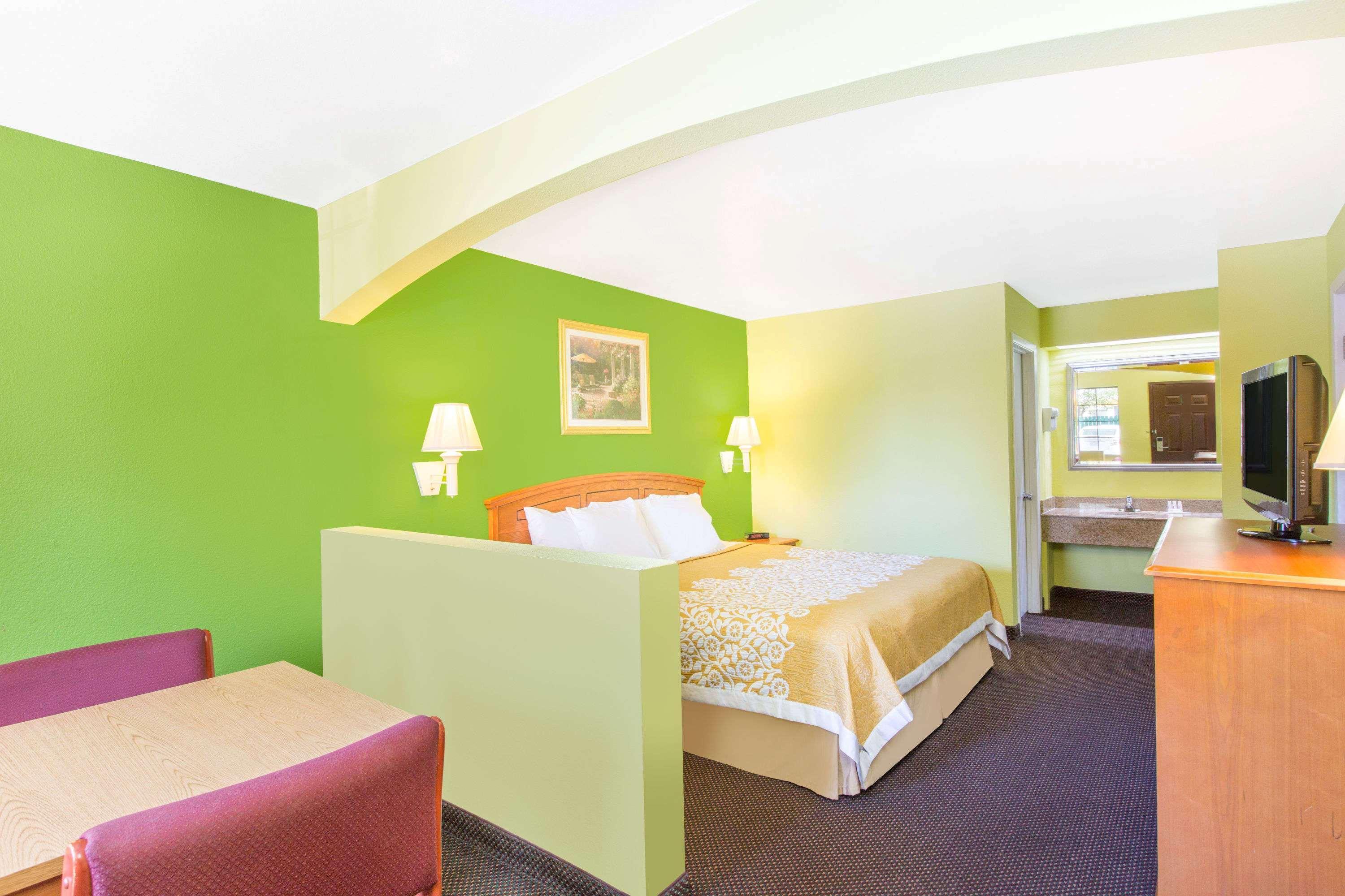 Days Inn By Wyndham Fulton Экстерьер фото