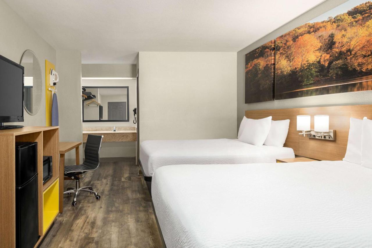 Days Inn By Wyndham Fulton Экстерьер фото